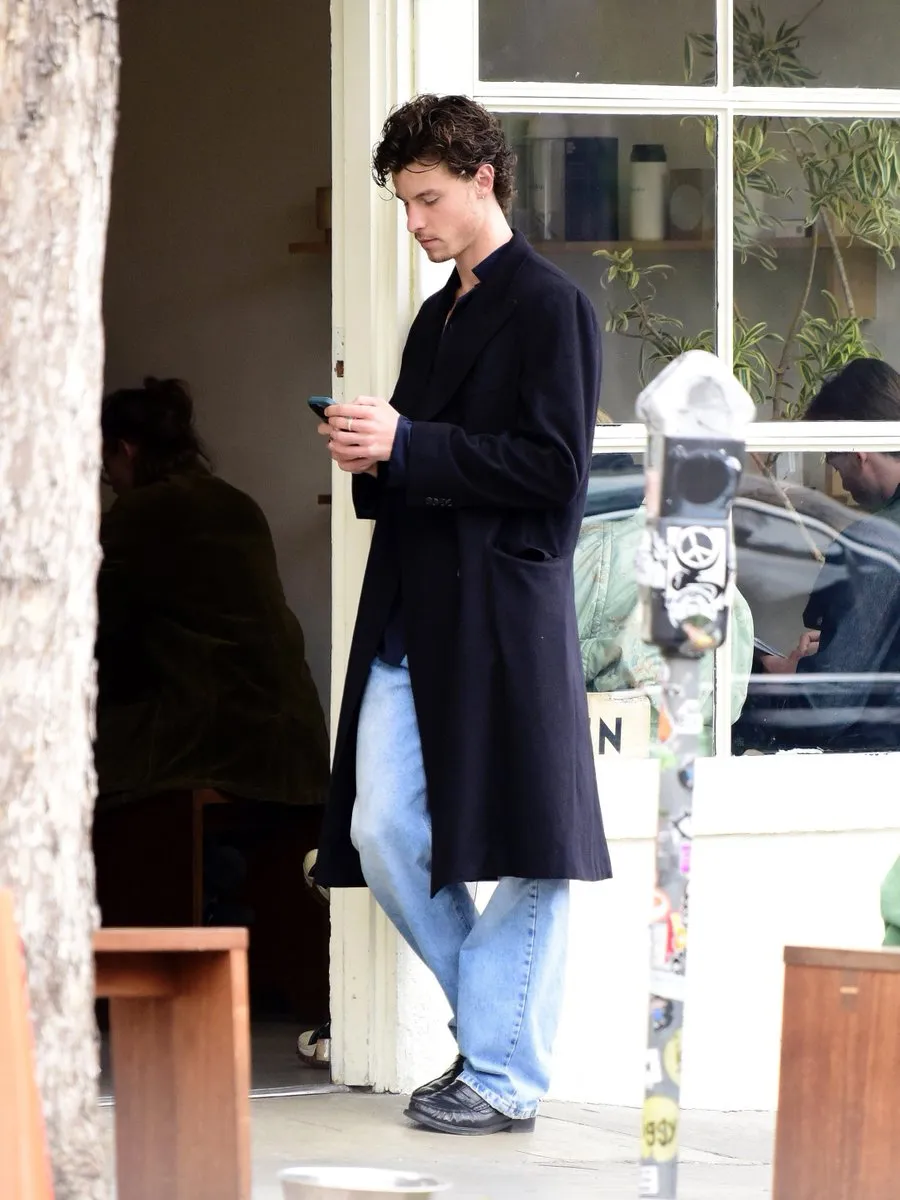 image_6847e9615ddc9 Social Media Is Losing It Over Shawn Mendes’ Outfit – A Tease for a Romantic Comedy Role or Just a Fashion Masterstroke?