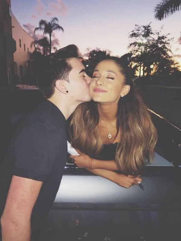 The Kiss That Shocked the World: Ariana Grande’s Secret Romance with a Handsome Italian Unveiled