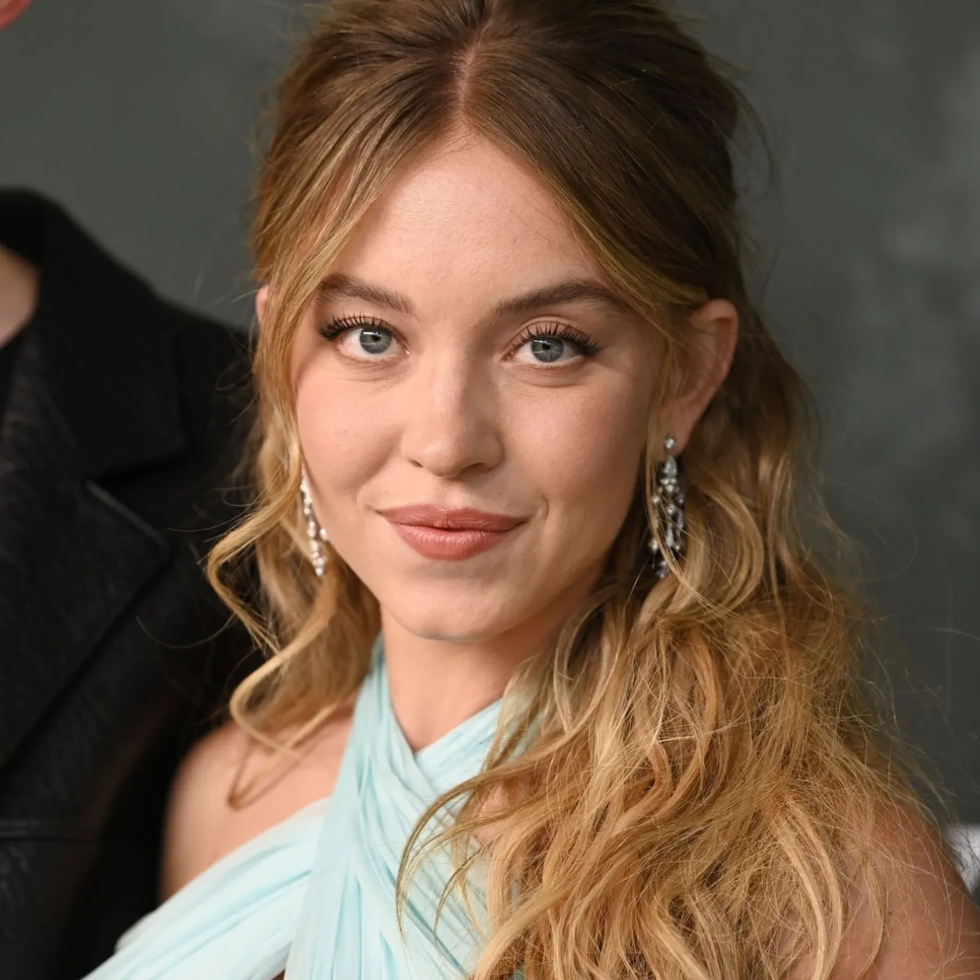 image_6848fc111e70c Sydney Sweeney Hijacks the Spotlight at ‘Echo Valley’ Premiere—Internet Goes Into Meltdown
