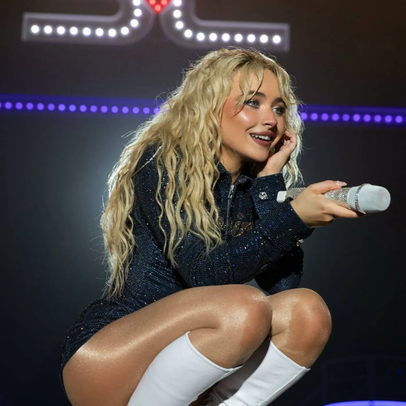 Sabrina Carpenter Takes the Lead—Alex Warren’s Support Sparks Chart Frenzy