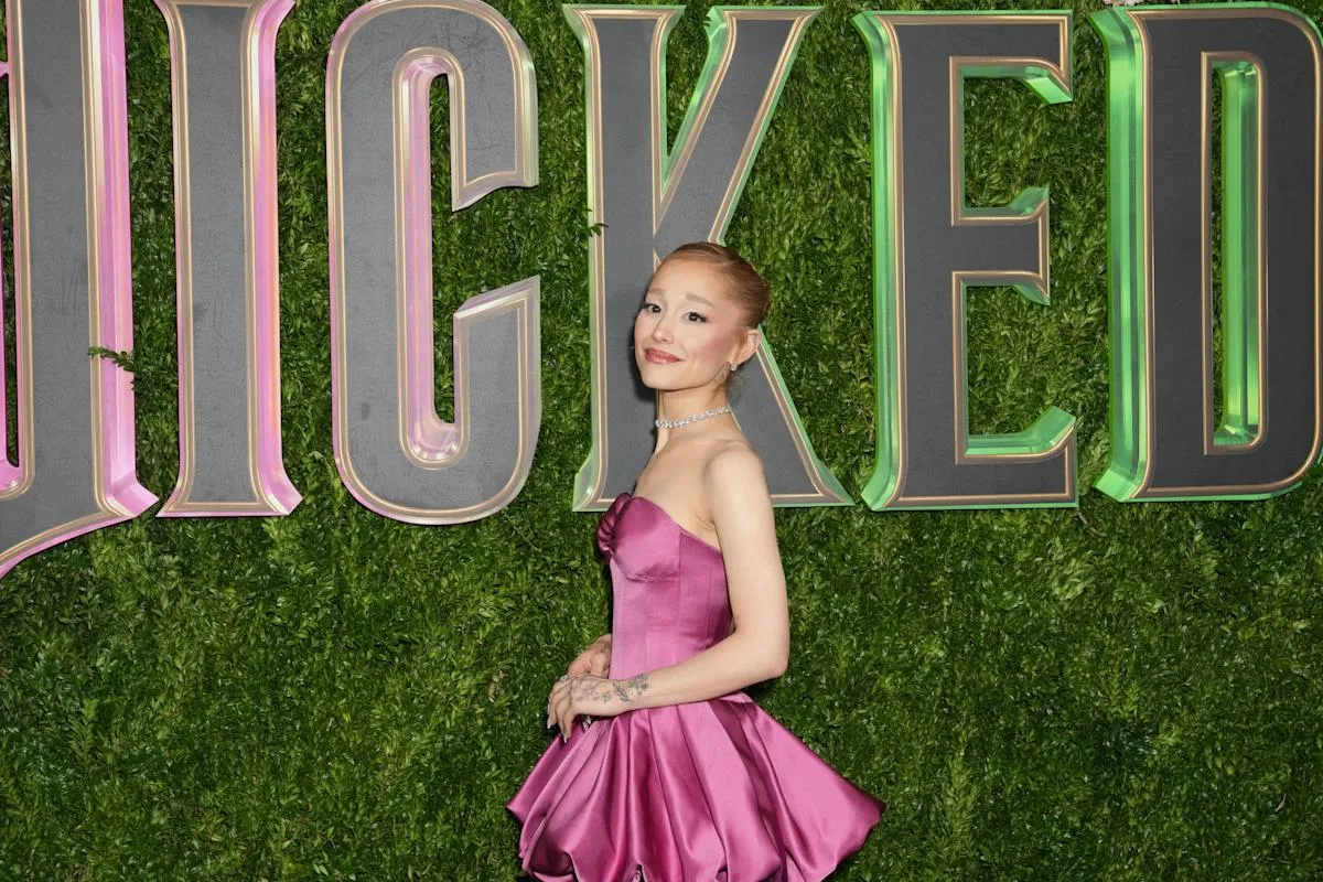 Ariana Grande Joins the Focker Family? Ben Stiller Just Dropped the Bombshell! 19 Ariana Grande Joins the Focker Family? Ben Stiller Just Dropped the Bombshell!