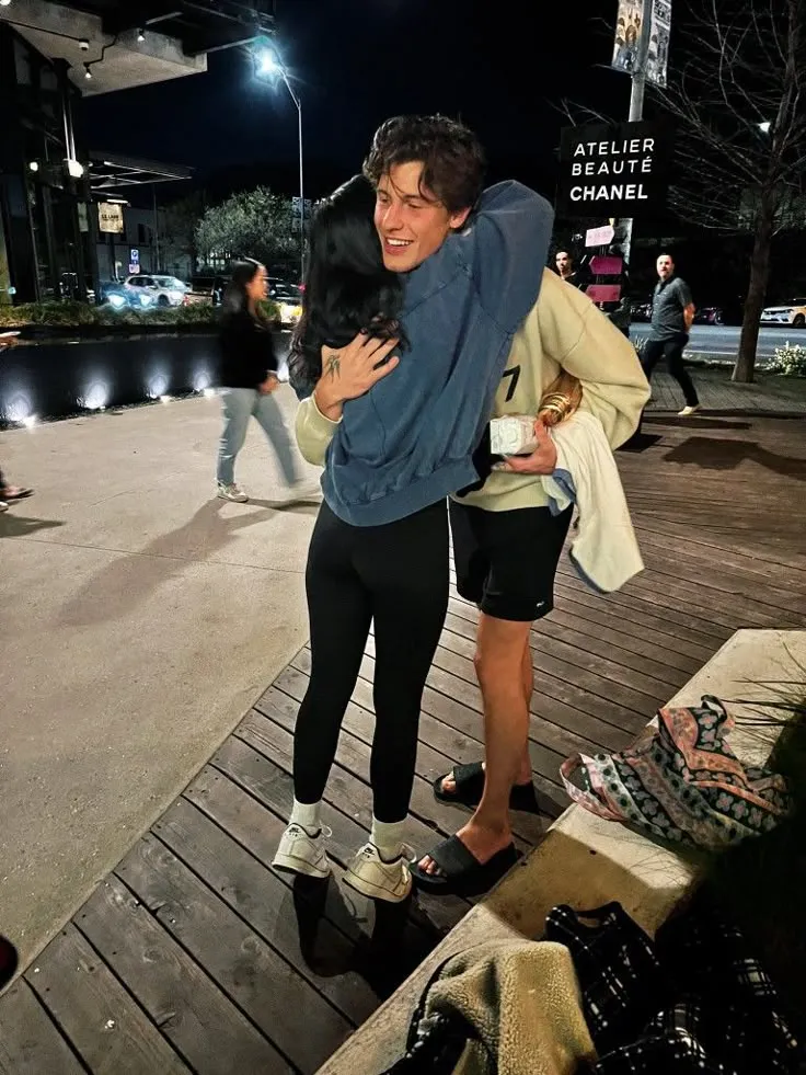 image_684a2ed066774 He Didn’t Say a Word… But the Way Shawn Mendes Looked at This Fan Spoke Volumes
