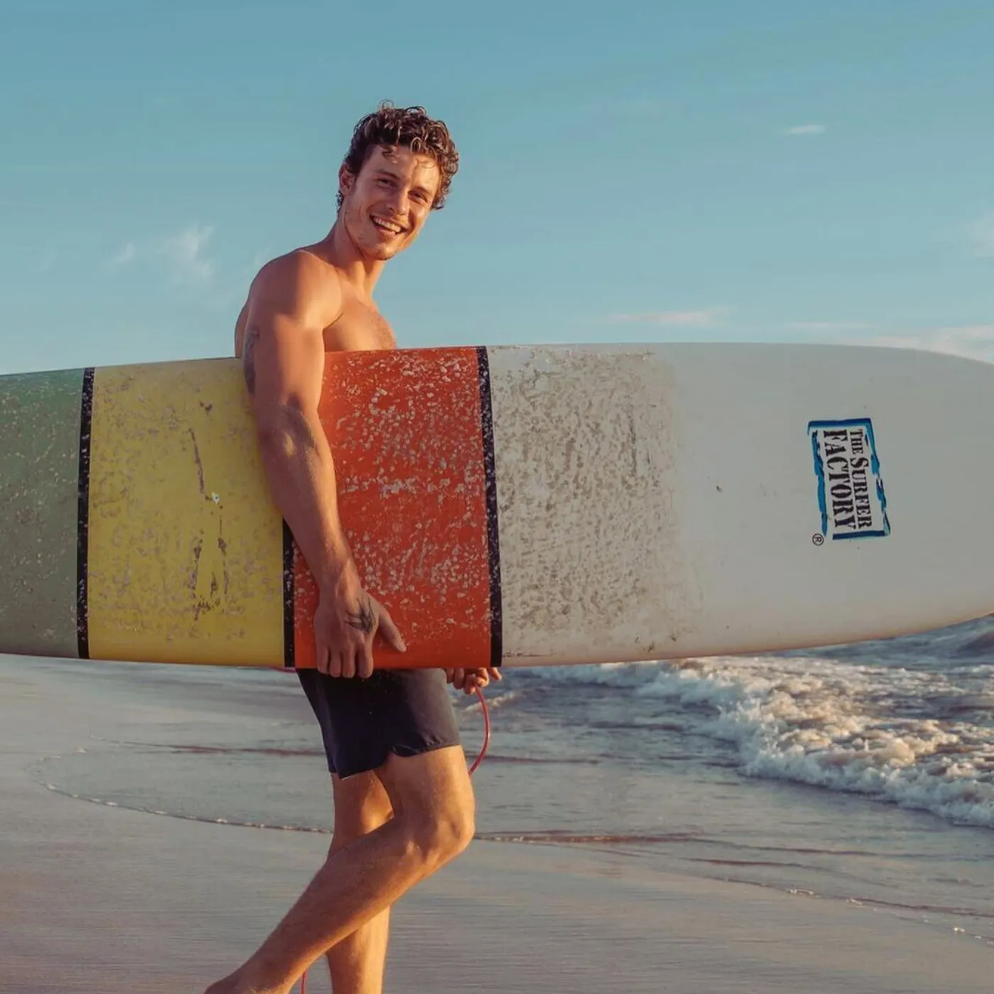 image_684a33d81c4ba Shawn Mendes Casually Enters a Grocery Store, Unexpectedly Leaves With His New Tour Photographer
