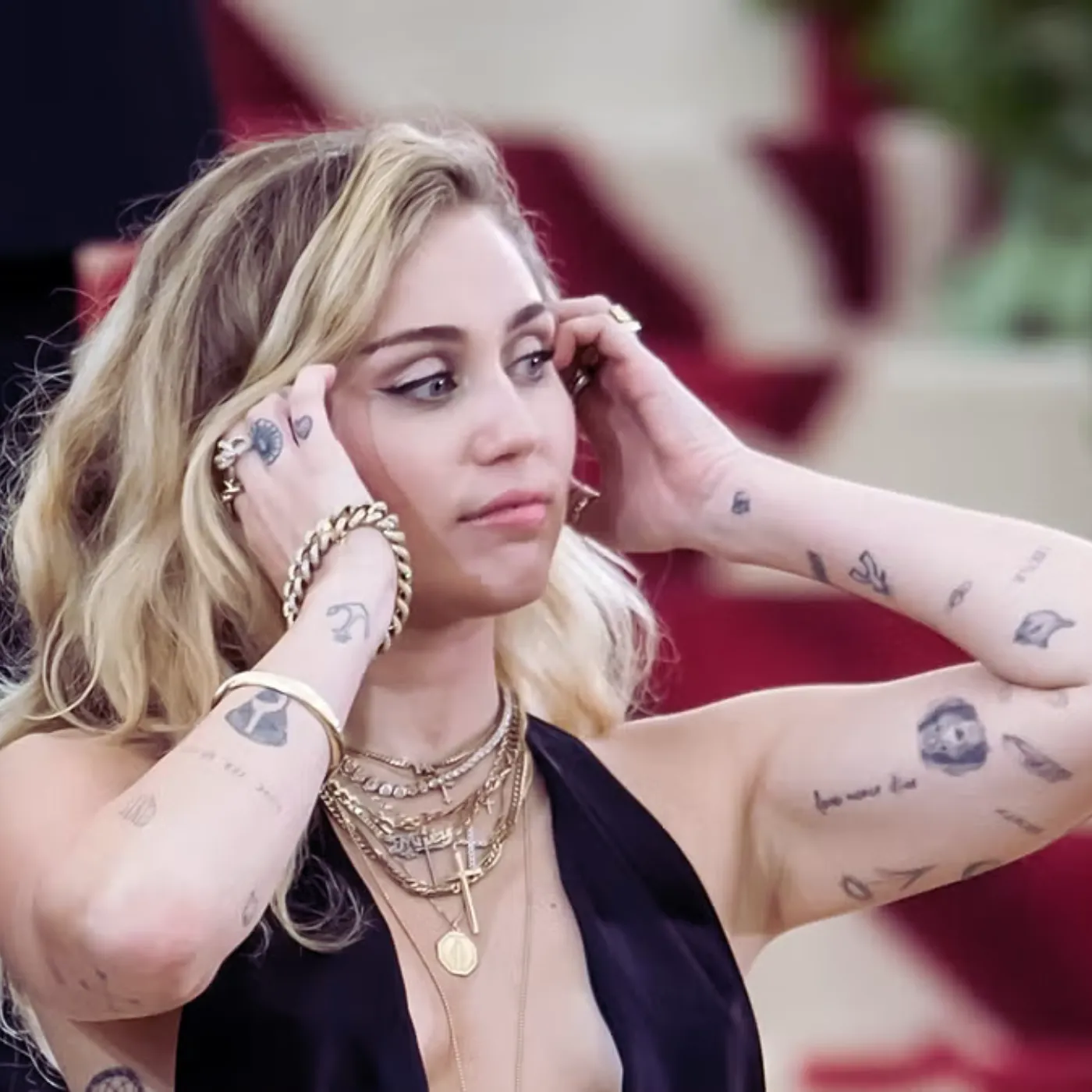 image_684a5e073d9e9 Miley Cyrus Says Tattooing Her Pets Was a Huge Mistake