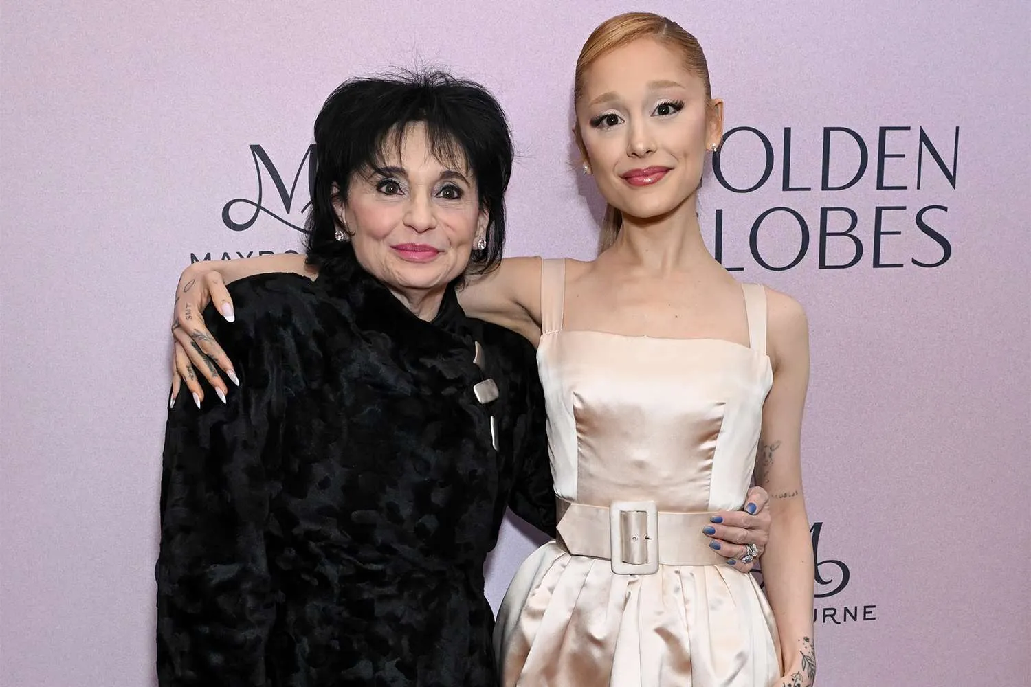 image_684a909441c30 Fans Are Stunned: Ariana Grande’s New Photo With Her Mom Has Everyone Doing a Double Take