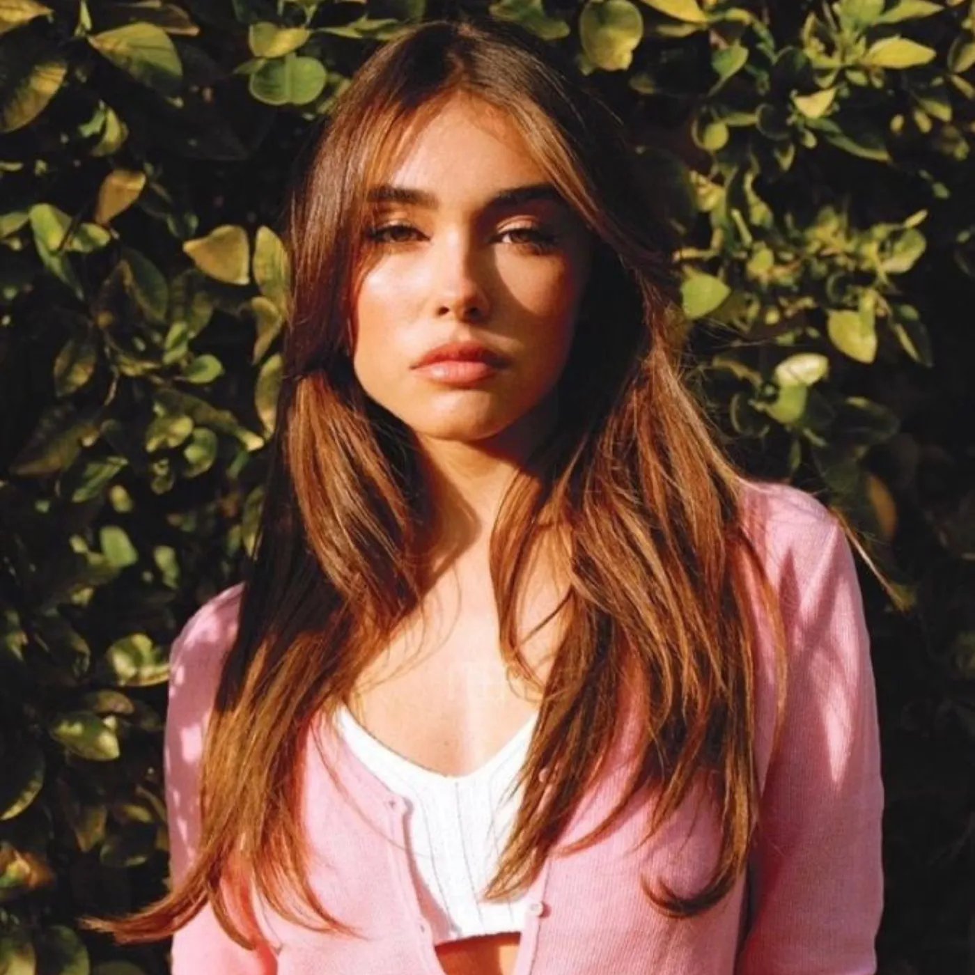 Madison Beer’s Viral Reaction to Bieber‑Hailey Is Already Setting the Internet Ablaze