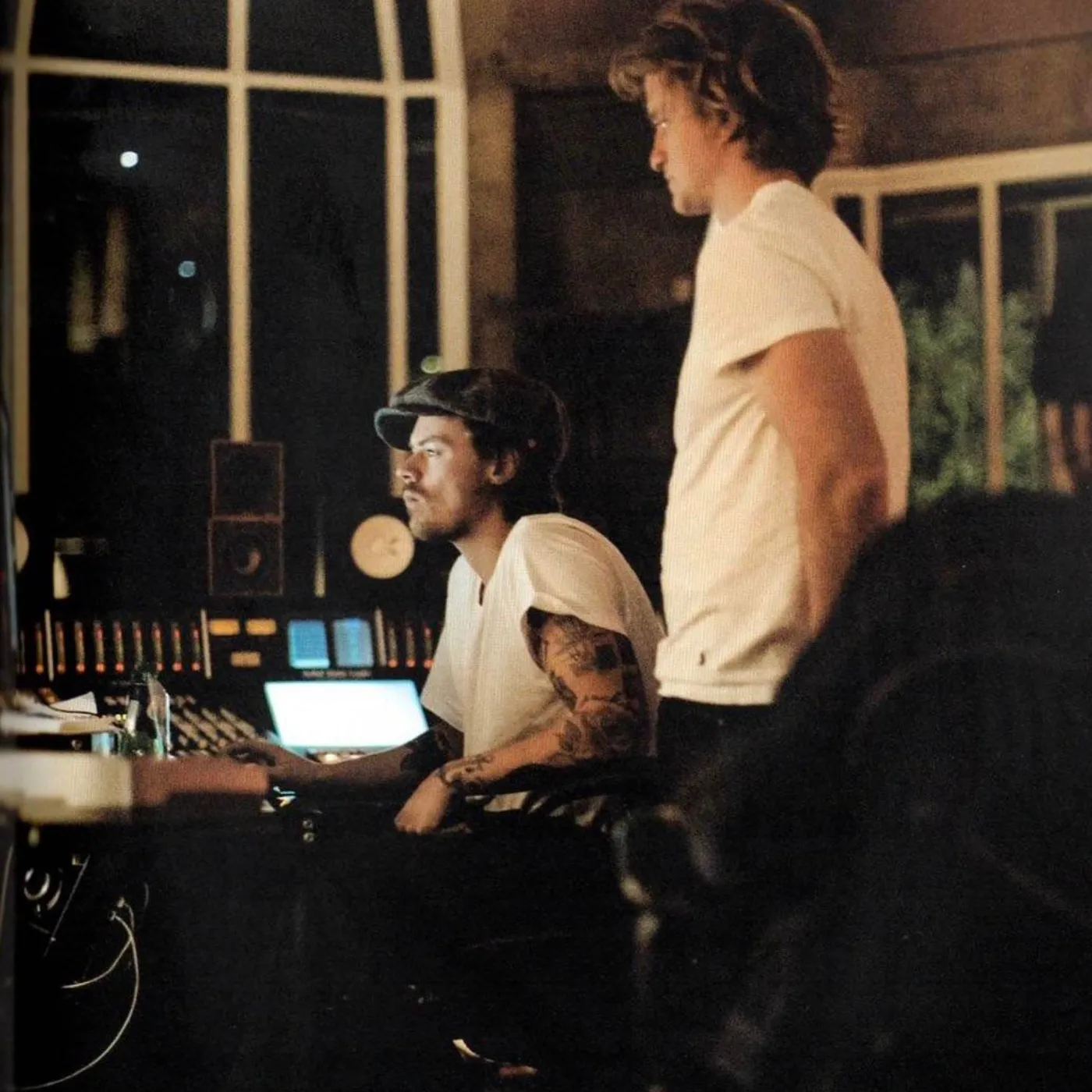 image_684b8b8c51305 Harry Styles Steps Out Alone in London — Signals a Major Comeback?