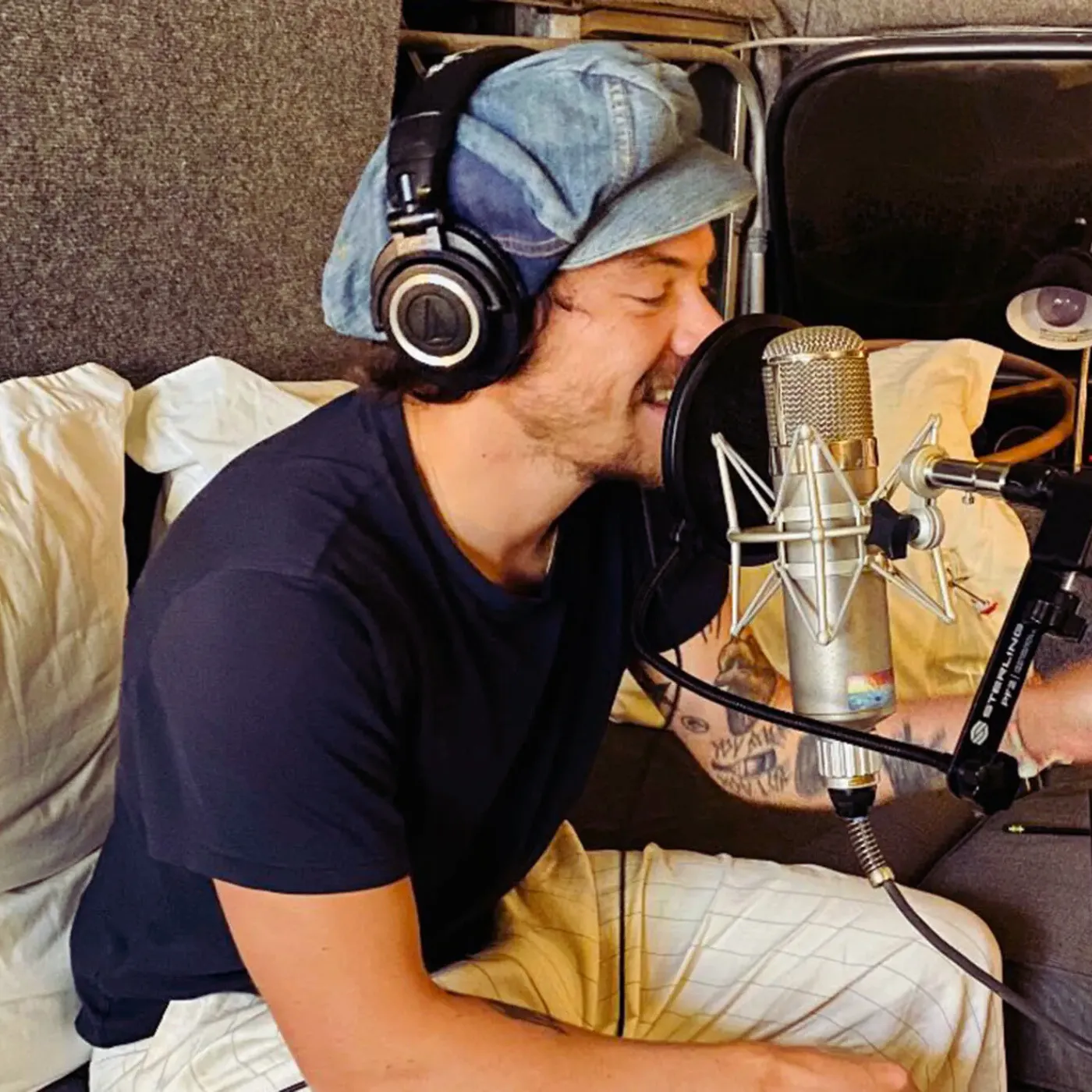 image_684b8b8d44ff2 Harry Styles Steps Out Alone in London — Signals a Major Comeback?