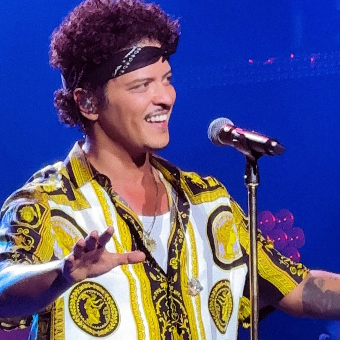 image_684ba02f3cc75 Bruno Mars Just Hijacked Starbucks' Leadership Experience—for This One-Liner That Stole the Night