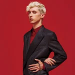 Troye Sivan Claims There’s No Stripey Blanket—Internet Says: "That's Exactly What a Liar Would Say" 1 Troye Sivan Claims There’s No Stripey Blanket—Internet Says: "That's Exactly What a Liar Would Say"