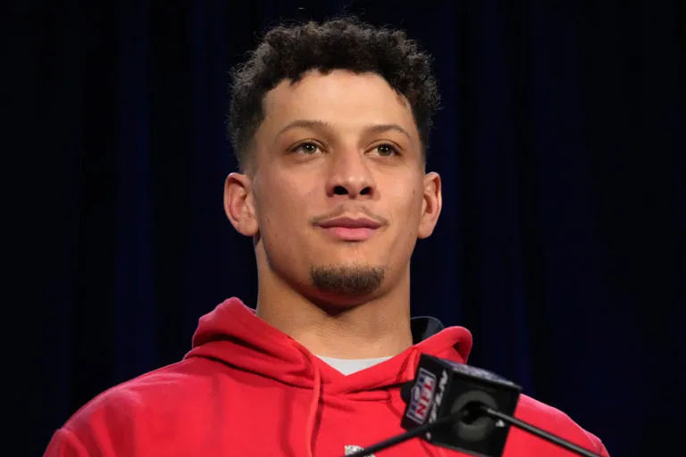 image_684bd6edb0137 When GOATs Collide: Mahomes & Messi's Unexpected Exchange Has Fans Talking