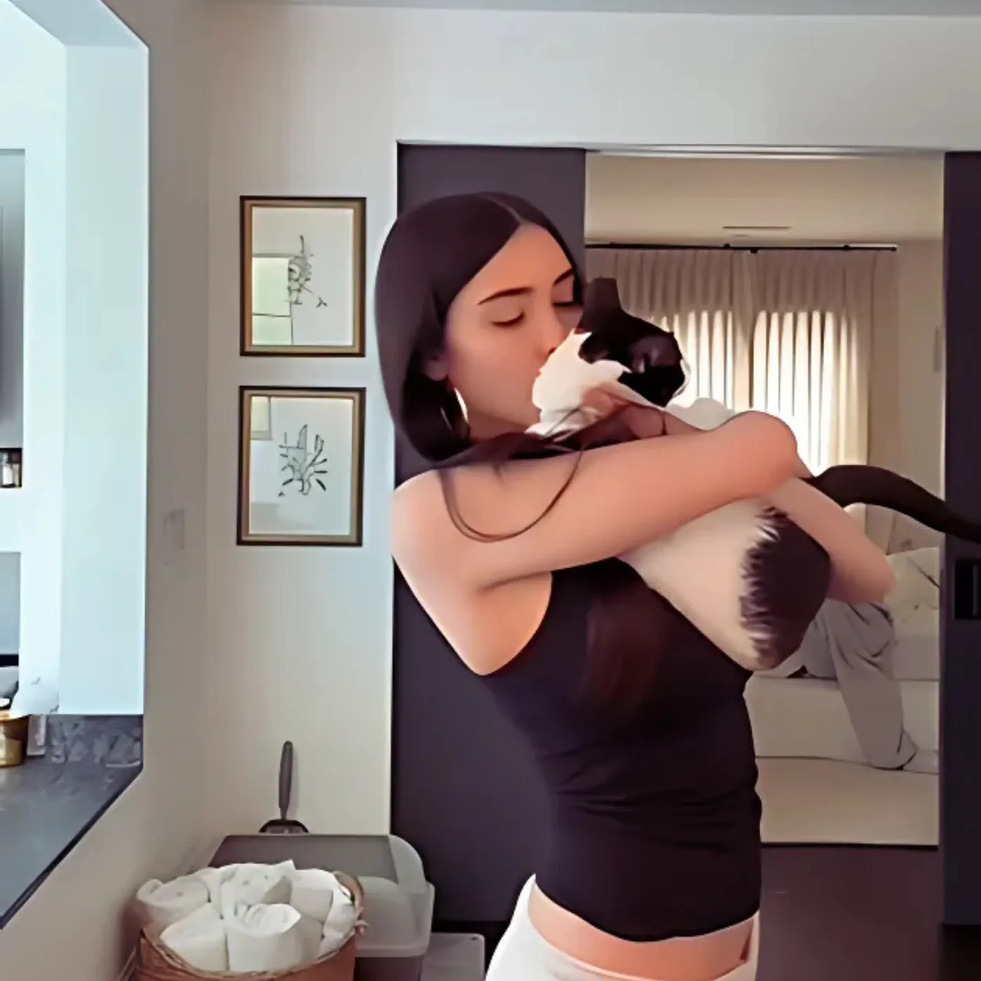 Madison Beer’s Cat Mom Vibes Are Taking Over the Internet