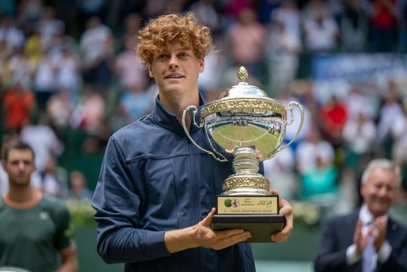 image_684bde4c38545 900 Points. No Fear. Jannik Sinner’s Grass-Court Comeback Starts NOW 🌱🔥