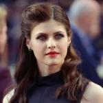 Alexandra Daddario’s “Uncopyable Charm” Has Hollywood’s Power Players Whispering 1 Alexandra Daddario’s “Uncopyable Charm” Has Hollywood’s Power Players Whispering