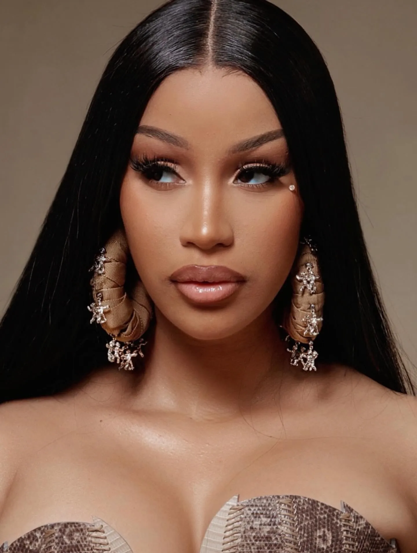 ‘Don’t Play With Me!’ — Cardi B Sets the Record Straight on Atlantic Rumors