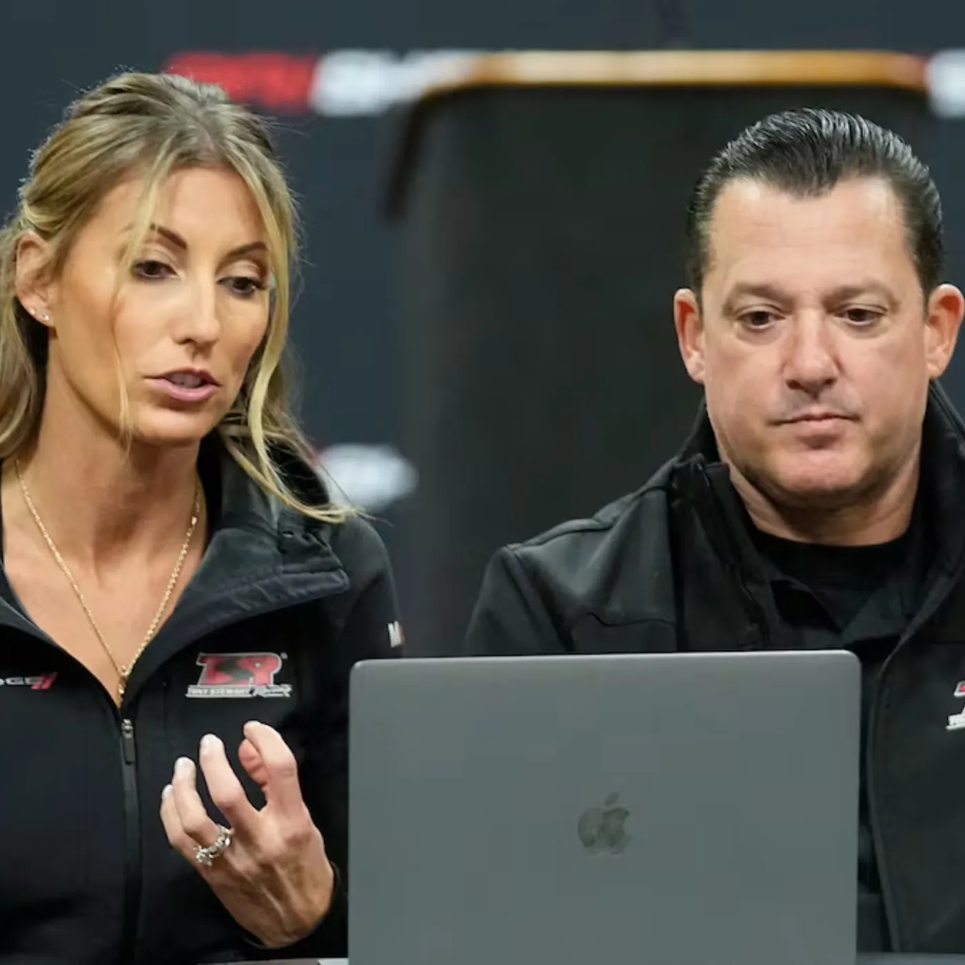 image_684cea685d089 “She Only Said Four Words…” — Leah Pruett Leaves Cleetus McFarland Speechless on Camera—The Racing World Can't Stop Shocking