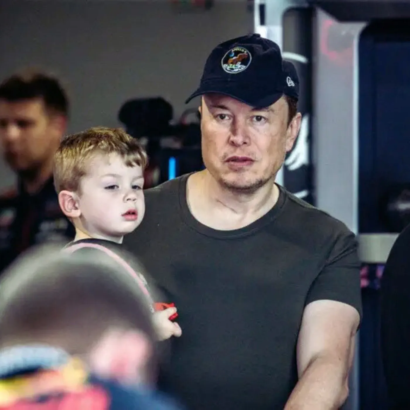 Elon Musk’s Latest Parenting Comment Sparks Fierce Debate Across the Internet