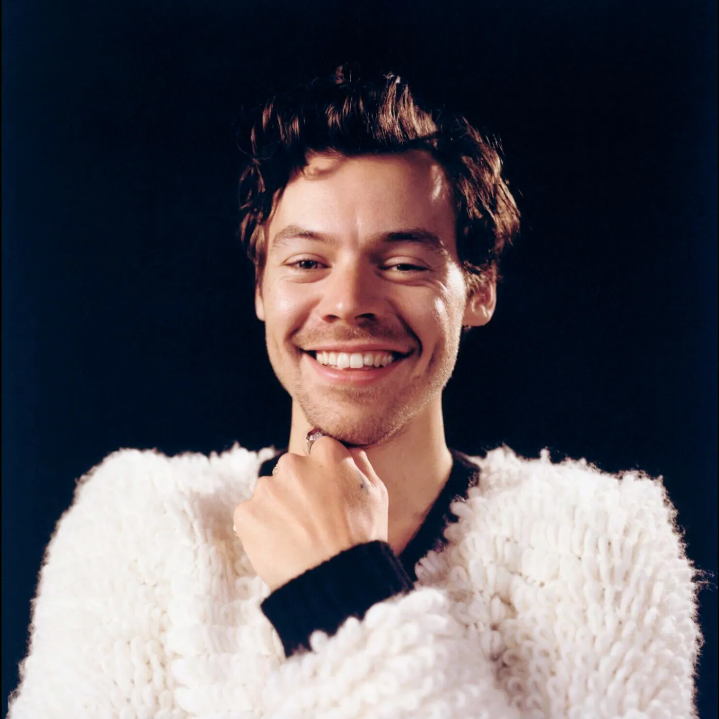 image_684fbfed0e396 That Wasn’t Just a Dinner: The Hidden Detail in Harry Styles’ Lisbon Restaurant Visit