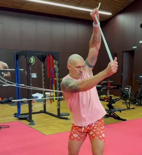 image_684fdd2ba28c0 What Makes Usyk Great? The coach reveals the unique training program before the rematch with Dubois.
