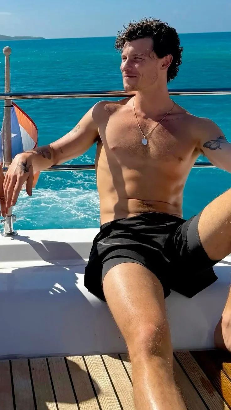 image_6850e1787cb3b Shawn Mendes’ Past Comment on Troye Sivan Goes Viral After Yacht Moment!