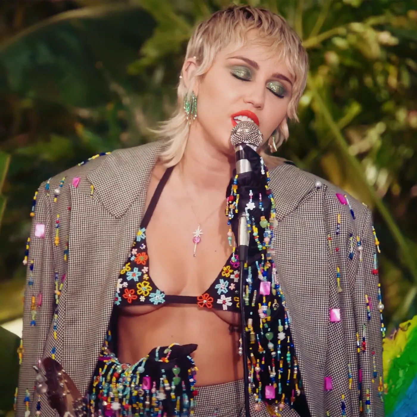 image_6851173c5d286 Miley Cyrus Drops Bombshell on Hotel Transylvania Exit, Liam Hemsworth’s Name Comes Up in Explosive Twist