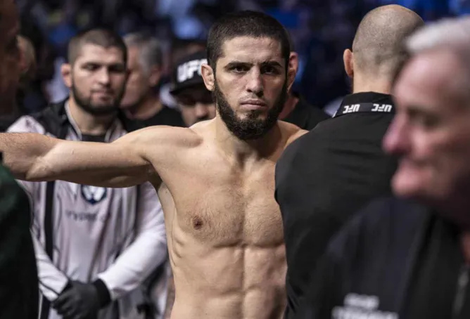 Islam Makhachev's coach unexpectedly reveals retirement timing – right before the historic title fight!