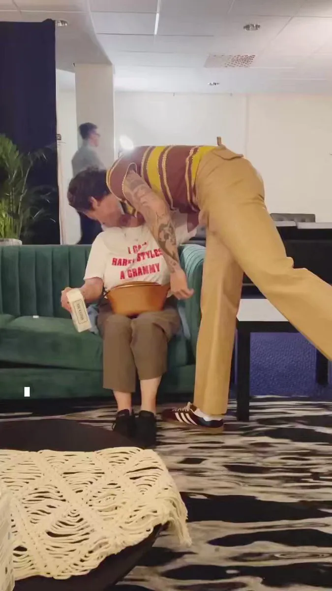 image_685243d620d2e Nobody Expected This: A 78-Year-Old Grandma and Harry Styles Share a Secret That’s Breaking the Internet