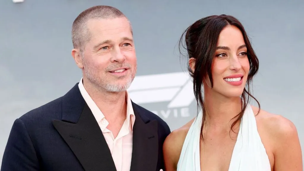 image_685255994fea9 Brad Pitt and his young girlfriend turned the F1 tour into sweet dates in New York!?