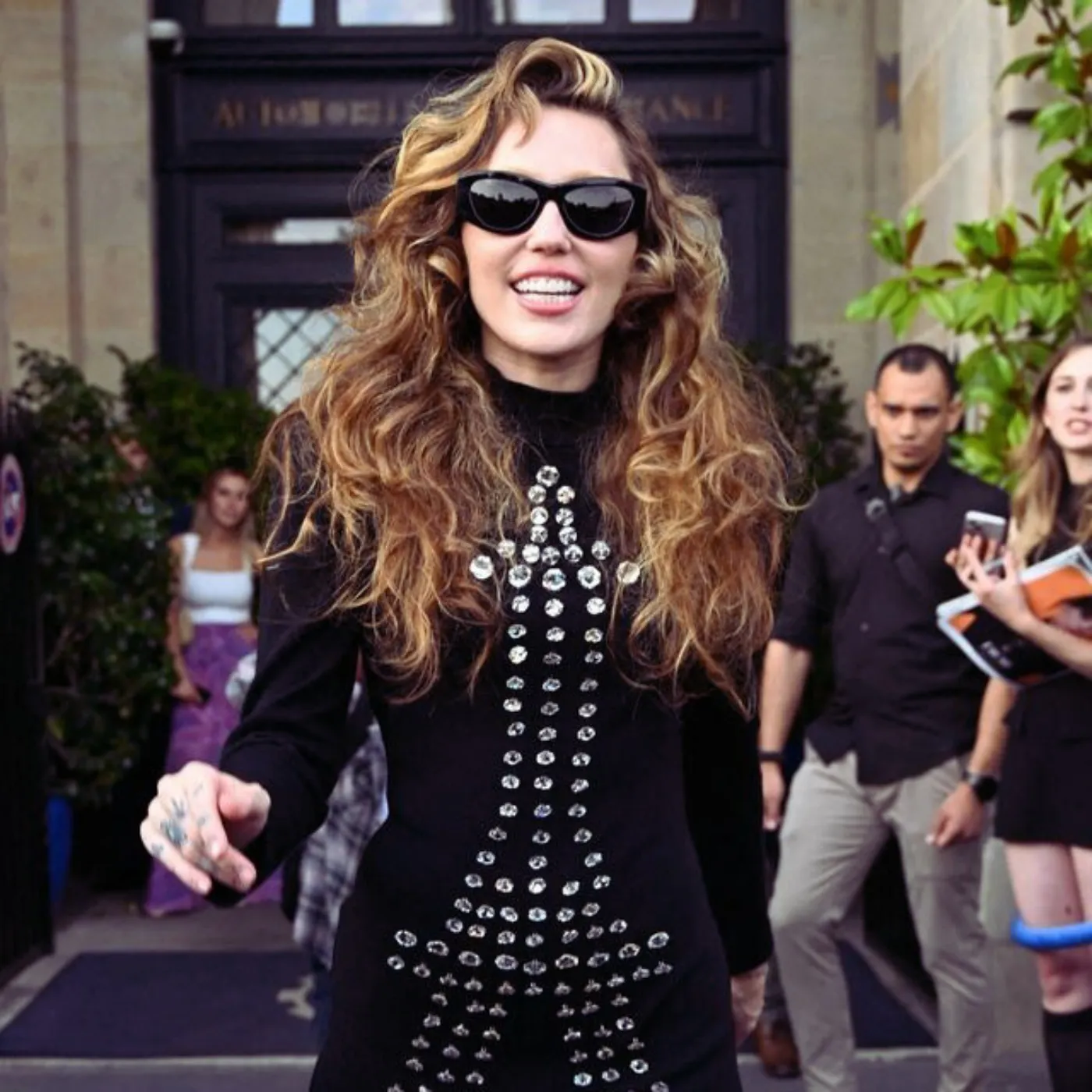 image_68537934998a7 From Timeless to Totally Skippable: Miley Cyrus’s Discography Gets Exposed