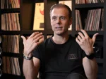 "Not Always a Party" – Armin van Buuren Reveals the Lesser-Known Side of Being a DJ 1 "Not Always a Party" – Armin van Buuren Reveals the Lesser-Known Side of Being a DJ