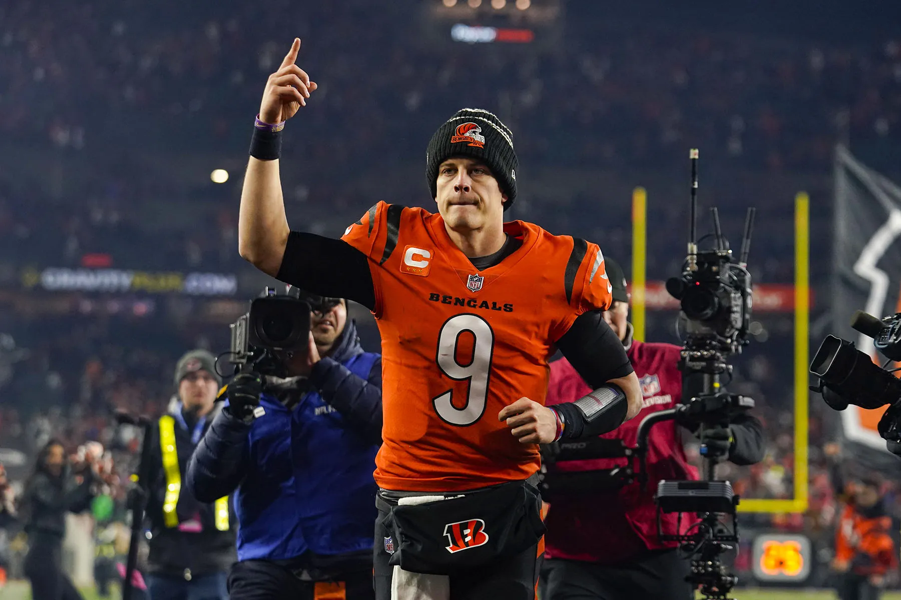 image_6853bd980d993 Joe Burrow Just Said YES. 'Before I Beat Him, I Need to Learn from Him' — Joe Burrow’s Raw Confession About Facing Rodgers