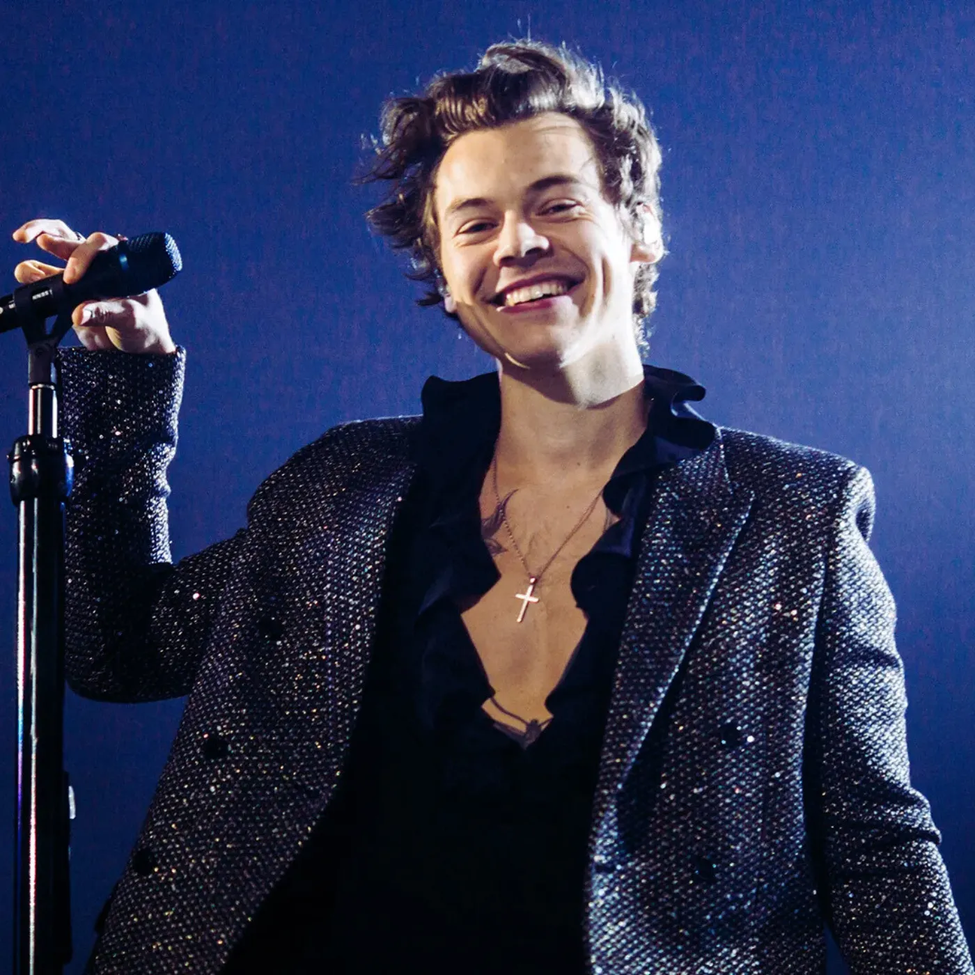 image_6853befe477a3 Harry Styles’ Inner Circle Just Got Exposed – You Won’t Believe Who Turned On Him!