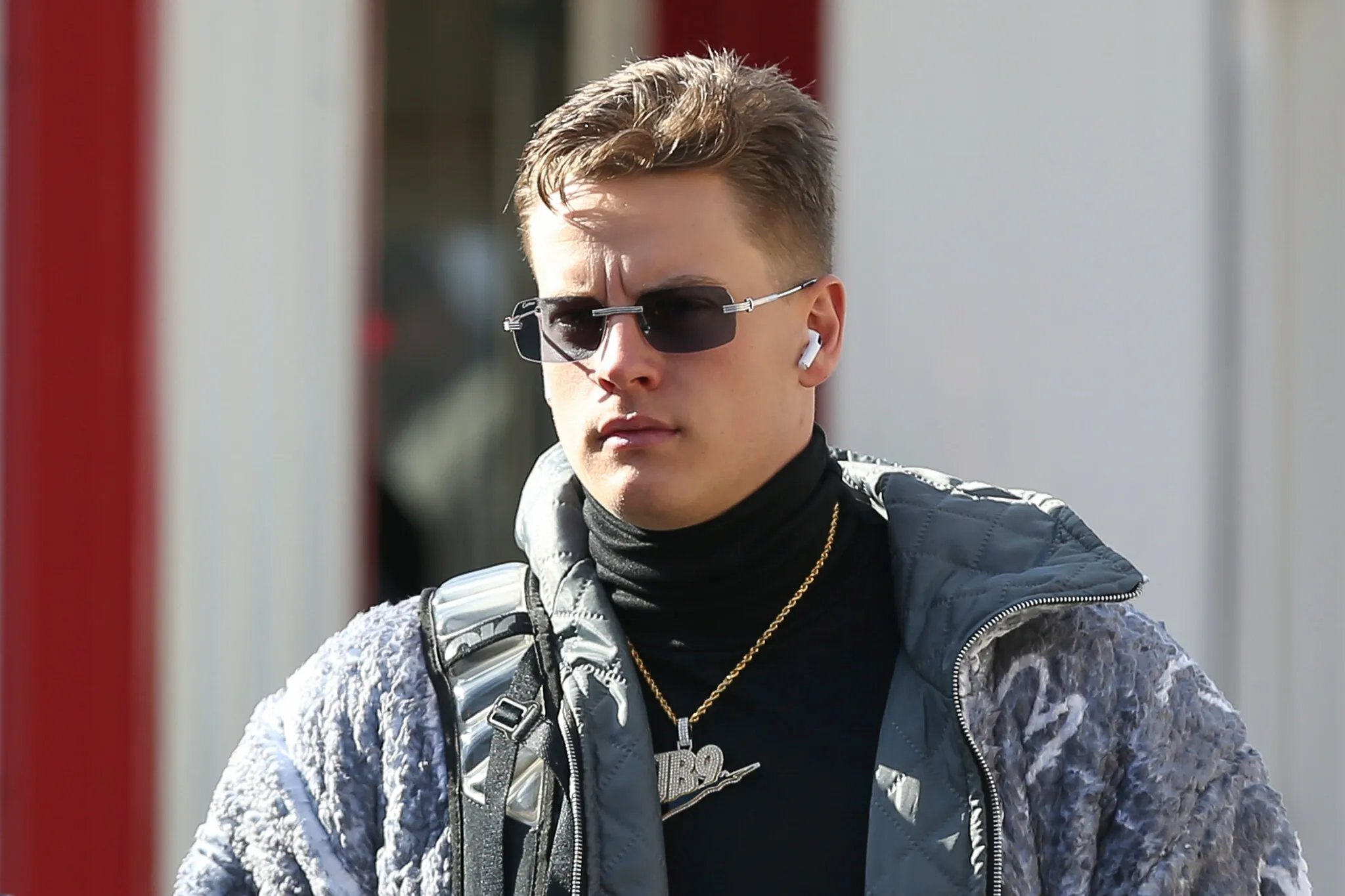 “Is This a Quarterback or a Runway Model?” — Joe Burrow’s Fashion Moments That Shook Fans