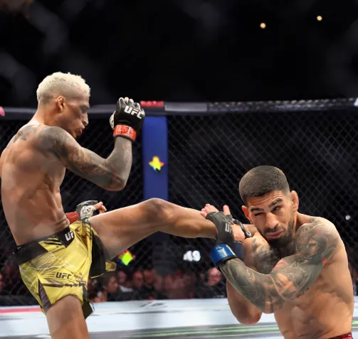 Charles Oliveira Drops a Bombshell: Coldly Responds to Ilia Topuria's Trash Talk