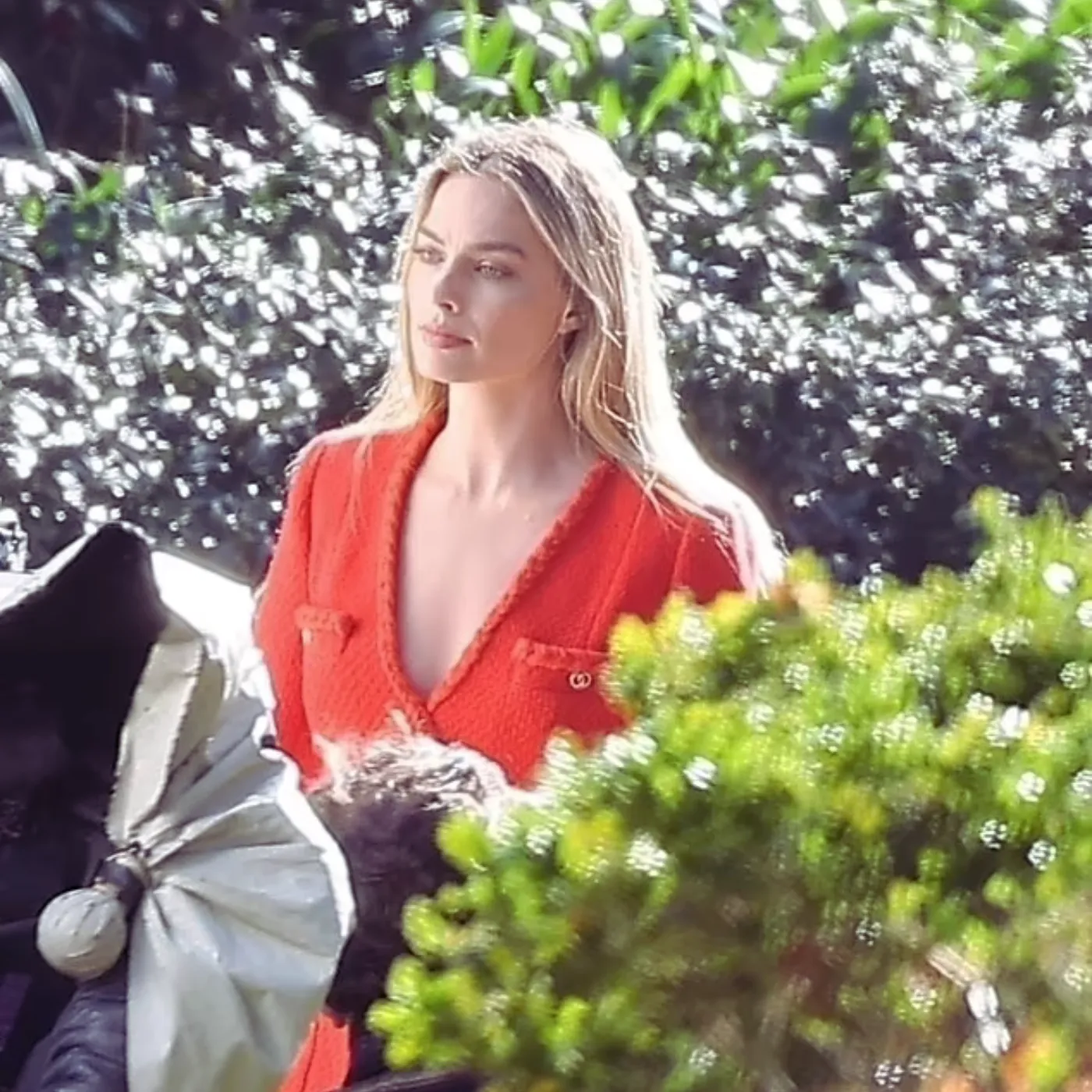 image_6853d59b48954 "Unfiltered" Moments Between Margot Robbie and Jacob Elordi Exposed by Co-Star!