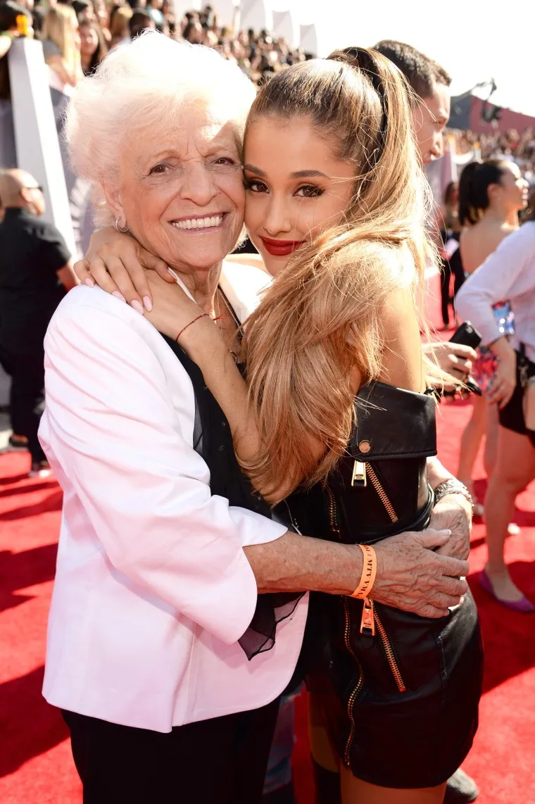 image_6854d599e6cf8 “Nona Is Missing You” — The Message That Left Ariana Grande in Tears After Her Grandmother's Death