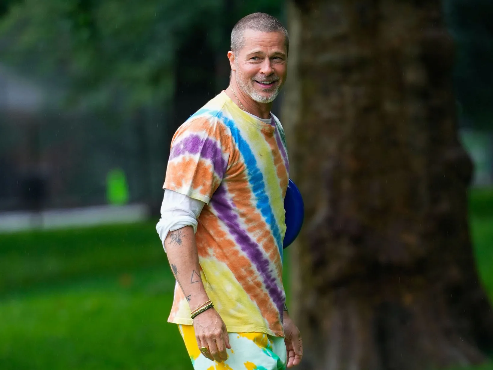 image_6854e4ddd5746 Brad Pitt's recent controversial fashion style is hinting at difficulties in his relationship with Ines de Ramon.