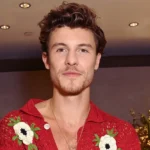 Shawn Mendes and Robert Irwin’s First Meeting Sends Social Media into a Frenzy 1 Shawn Mendes and Robert Irwin’s First Meeting Sends Social Media into a Frenzy