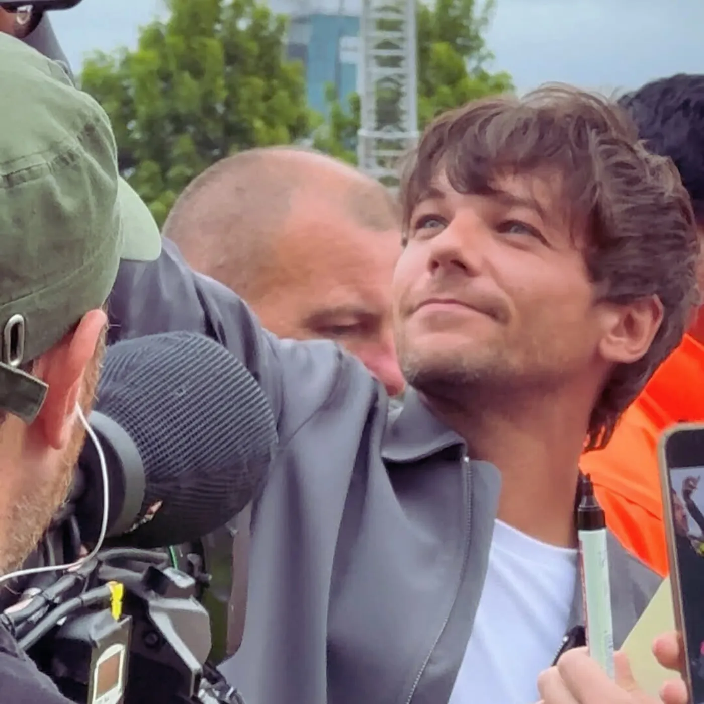image_68550f2528339 No Screen Time. No Celeb Privilege. This Is How Louis Tomlinson Raises His Child