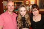 “You Made Me Who I Am”: Sabrina Carpenter’s Tearful Birthday Message to Her Mom Is Breaking Hearts Online 1 “You Made Me Who I Am”: Sabrina Carpenter’s Tearful Birthday Message to Her Mom Is Breaking Hearts Online