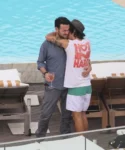 Harry Styles Just Shut Everyone Up — And He Did It With a Kiss 1 Harry Styles Just Shut Everyone Up — And He Did It With a Kiss