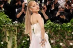 Ariana Grande Ruled the Streaming World — So Why Is No One Watching Her Now? 1 Ariana Grande Ruled the Streaming World — So Why Is No One Watching Her Now?