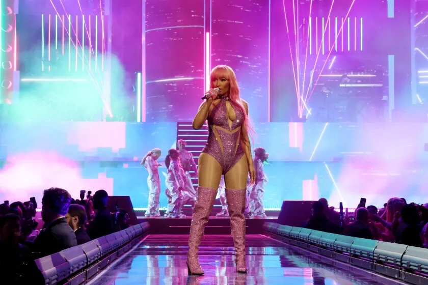 “He Knows What He Did” — Nicki Minaj’s Mysterious Tweet Sends Fans Into Chaos