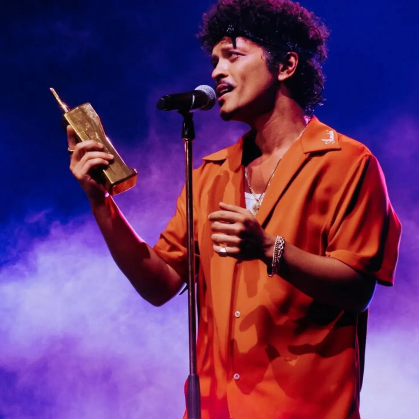 image_68564075b60af The 2012 Headline About Bruno Mars That Wouldn’t Go Away—Until He Silenced It Without Saying a Word