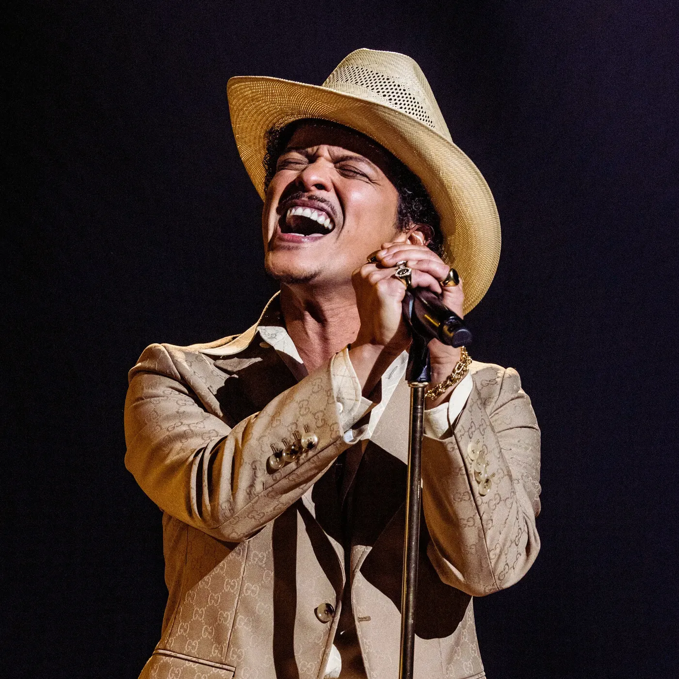image_6858a9844030d Bruno Mars Exposes Wild Dating Past That Even Shocked His Team