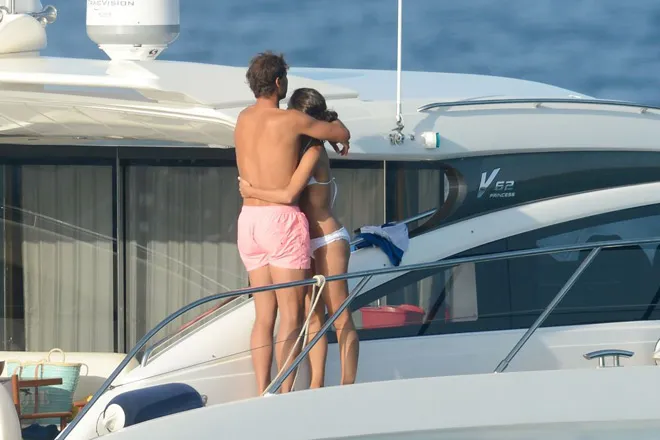 image_68591513d9ac3 “She’s Not His Wife…” — Roger Federer’s Secret Yacht Companion Raises Eyebrows