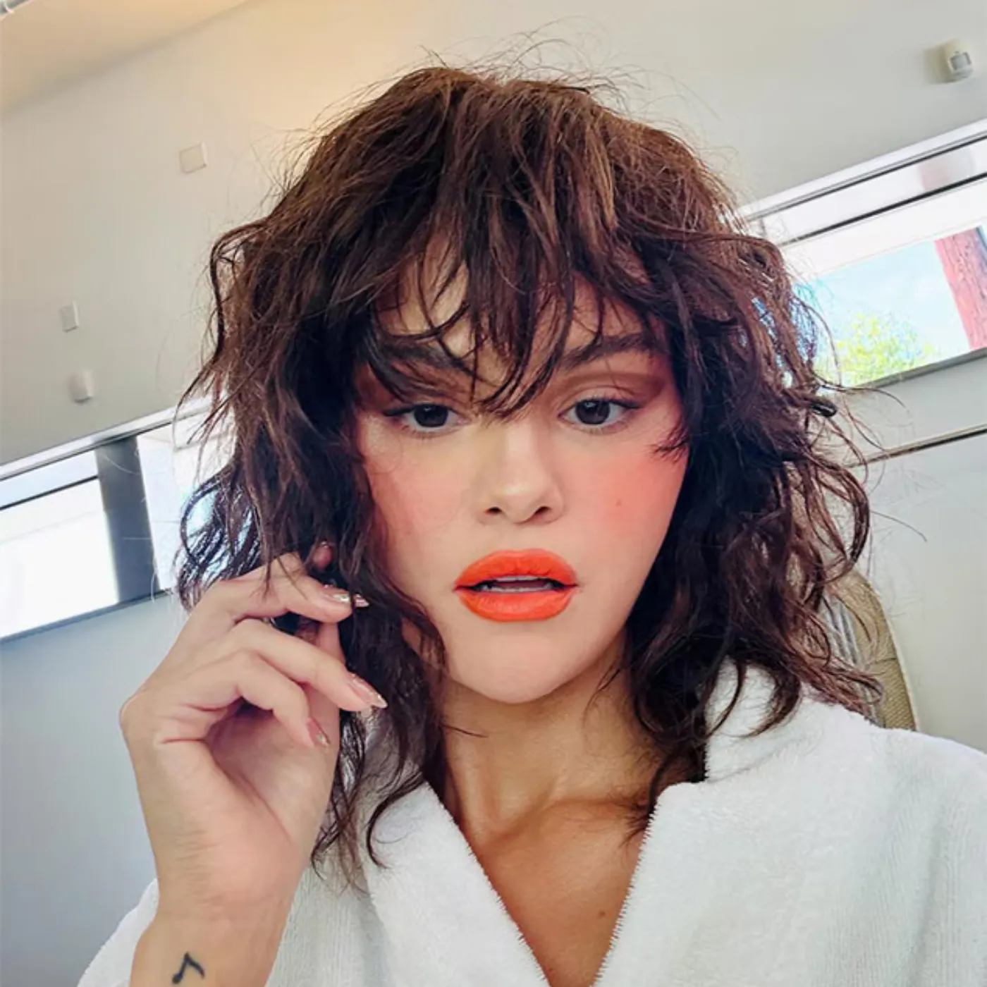 image_685a5ab6c5985 Selena Gomez Just Dropped a Face Reveal So Drastic, the Internet Can’t Unsee It
