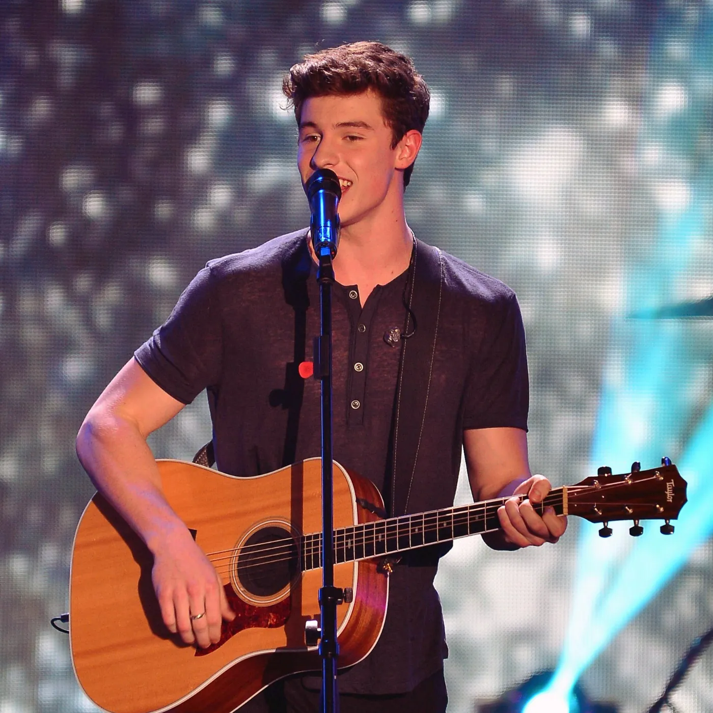 Shawn Mendes Said It Was “Just Another Day.” They Weren’t Ready for What Happened Next 19 Shawn Mendes Said It Was “Just Another Day.” They Weren’t Ready for What Happened Next