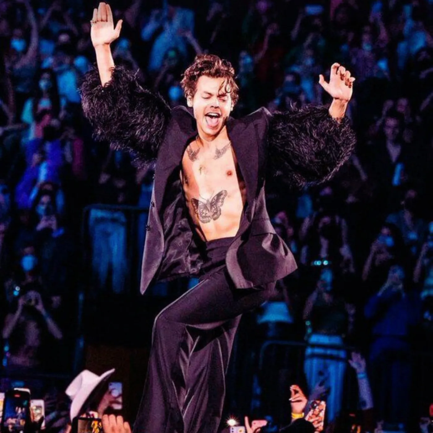 Noel Gallagher Just Took a Swing at Harry Styles And the Internet Is Exploding 19 Noel Gallagher Just Took a Swing at Harry Styles And the Internet Is Exploding