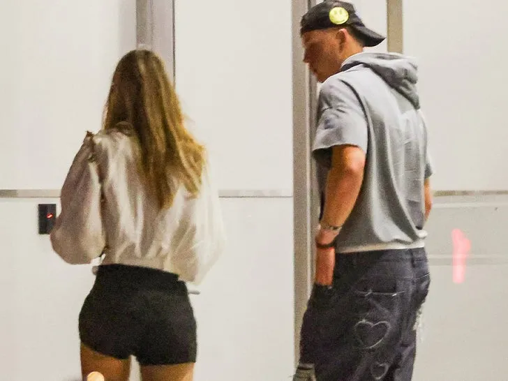 image_685b6e7b6649c Joe Burrow’s Wild NYC Date Outfit Just Sparked a Meme Tsunami — NFL Fangirls Are Losing It